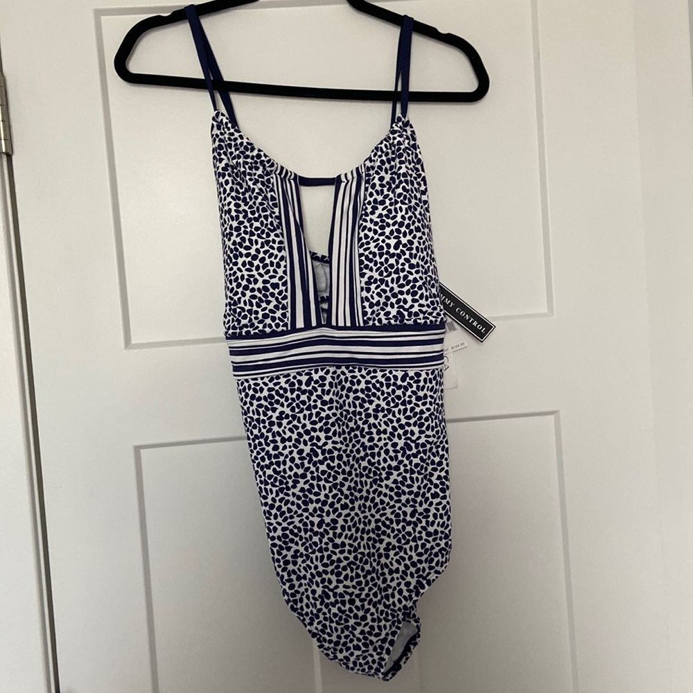 la Blanca tummy control navy white swimsuit 16w 16 w summer vacation cruise NWT